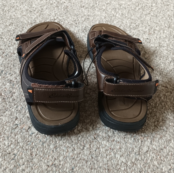 New Eddie Bauer Men's Faux Leather Top Sandals. - Picture 6 of 11